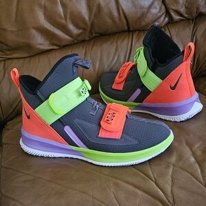 Men's Nike Lebron Soldier 13 Multicolor Size 10.5 (WORN ONCE )